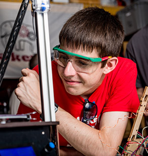 Luke in the MakerLab 