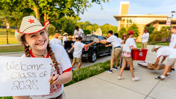 Students help the Class of 2028 move in at Rose-Hulman.